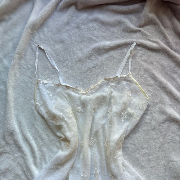 90s Vintage Flora white Floral Lace V-Neck Slip Dress w/ Ruffle Hem - Picture 4 of 6